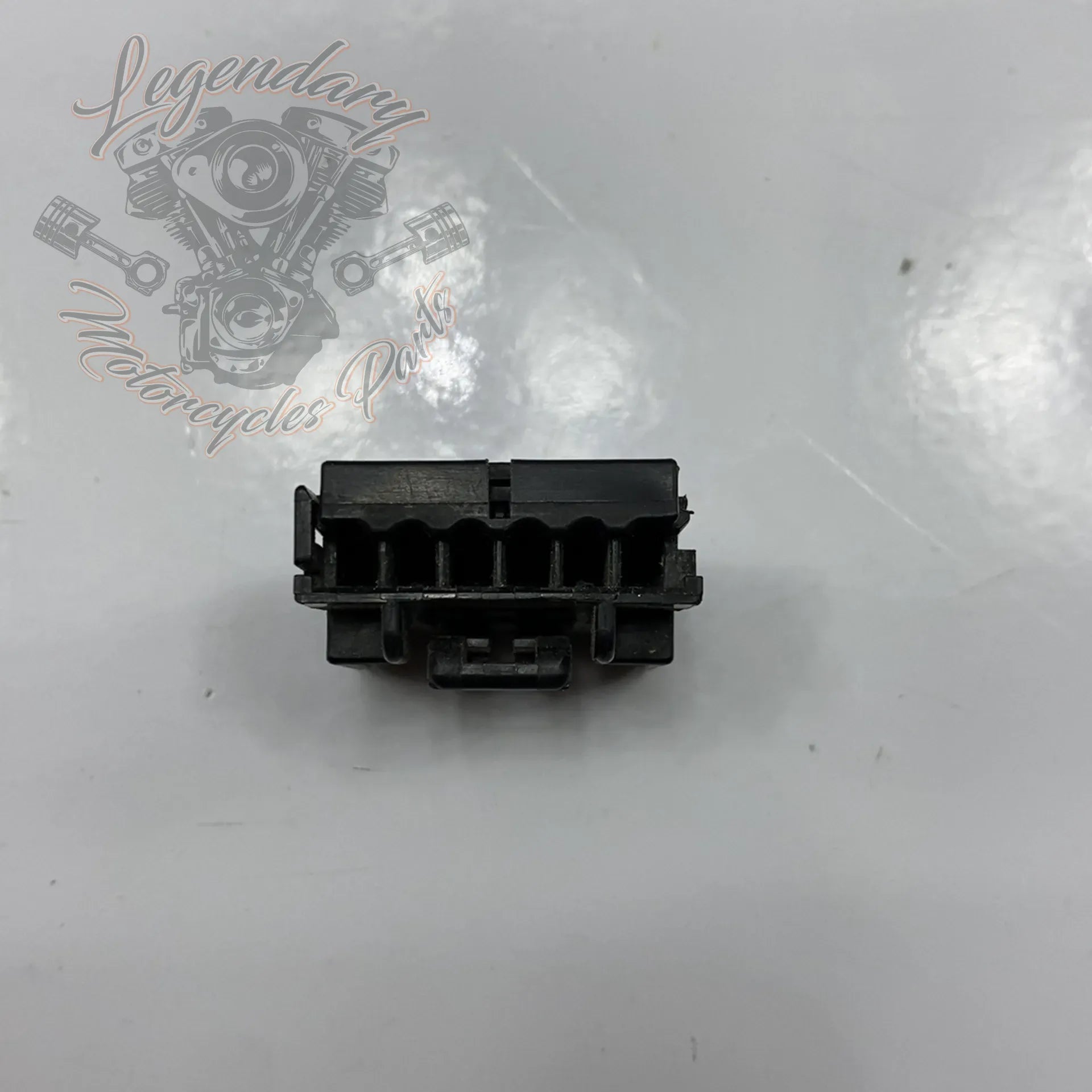 6-way clip housing OEM 73156-96BK – Legendary Parts