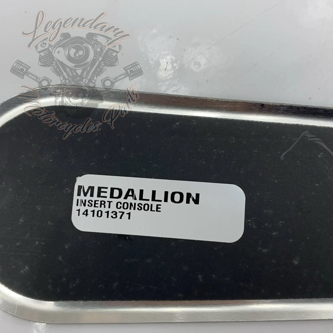 インドブラスキャスタープレート Bar & Shield Tank Console Insert OEM 14101371 – Legendary Parts