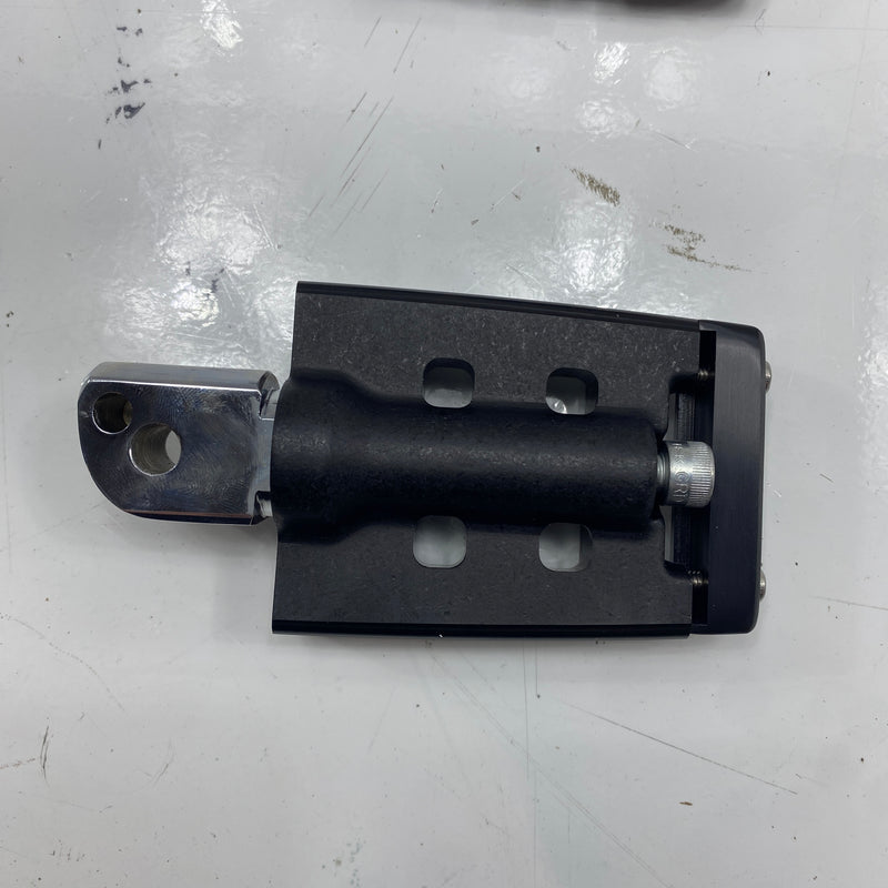 Poggiapiedi passeggero Dominion OEM 50500992