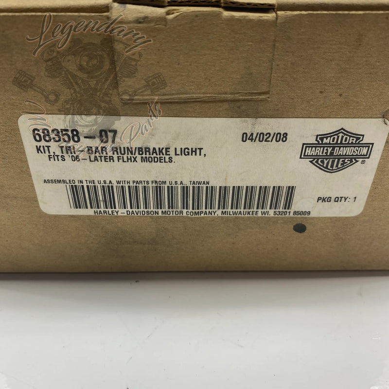 Fanale posteriore Tri-bar con funzione posizione/freno OEM 68358-07