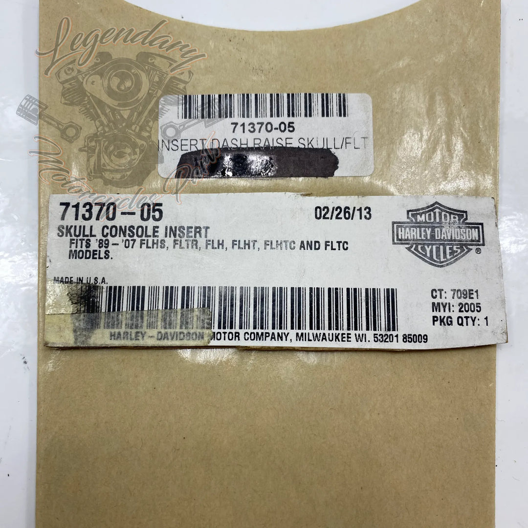 Insert de console de réservoir Skull OEM 71370-05 – Legendary Parts