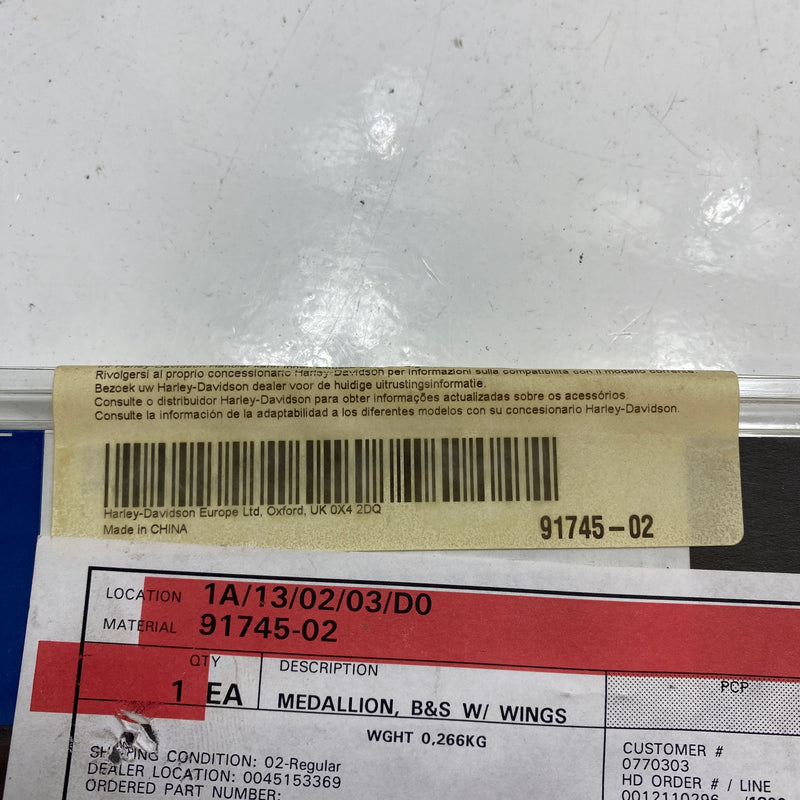 Medalhão decorativo, Bar and Shield com asas OEM 91745-02