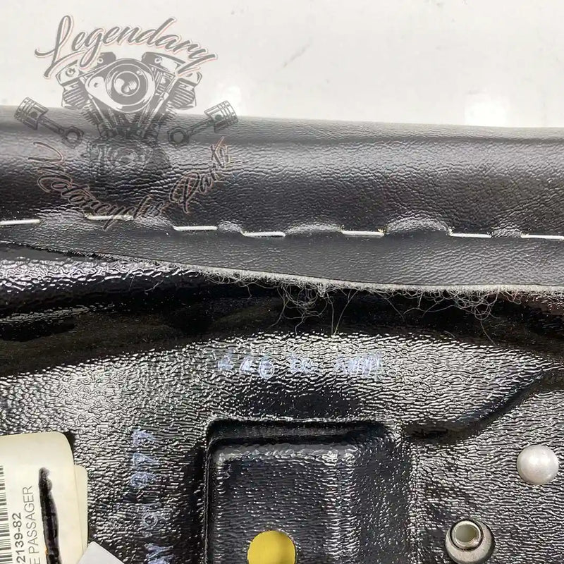Passenger Seat OEM 52139-82