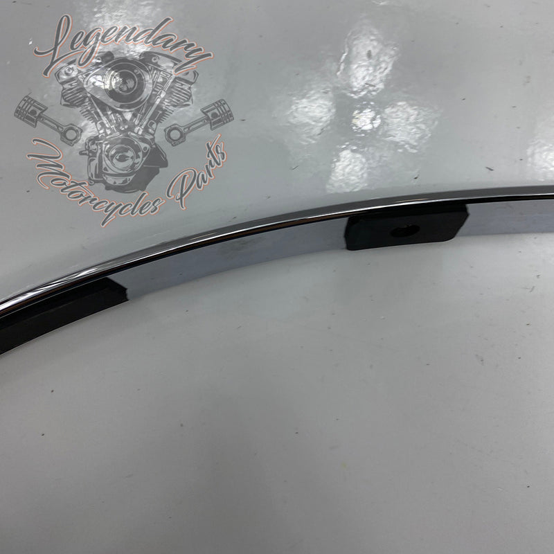 Windshield Garnish