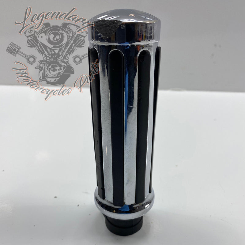 Throttle grip and sleeve