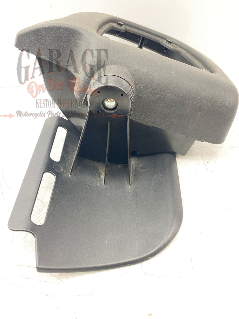 Predal za rokavice v spodnjem delu desne obloge OEM 58684-05