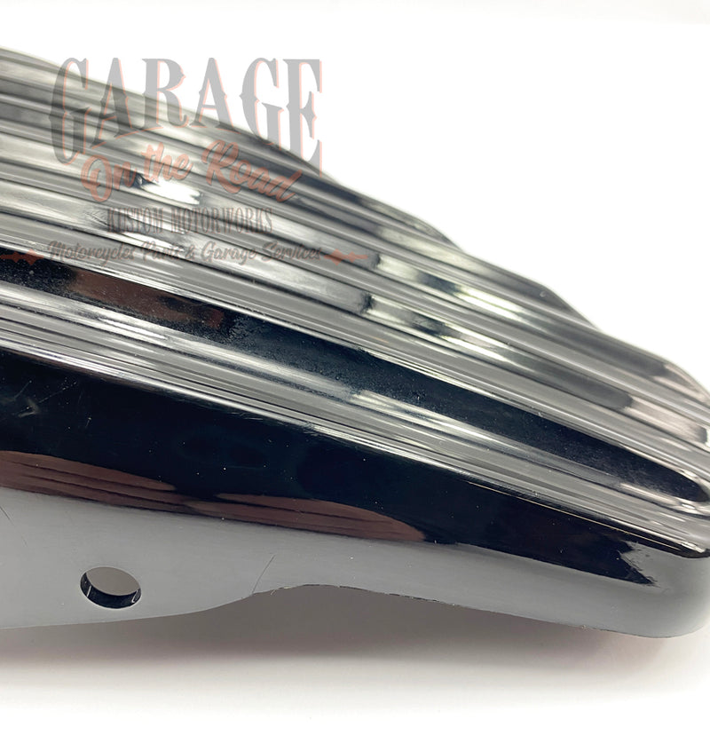 Right side grooved lateral cover